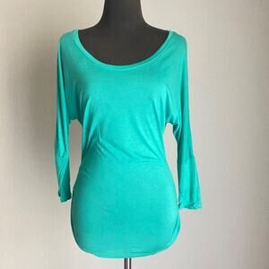 M Fredric sz S green long sleeve scoop top shirt